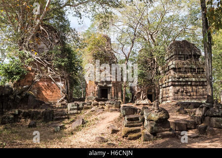 Main sanctuary & Libraries, early 10th century Hindu temples,Prasat Pram temple, Koh Ker, aka Chok Gargyar, Siem Reap, Cambodia Stock Photo