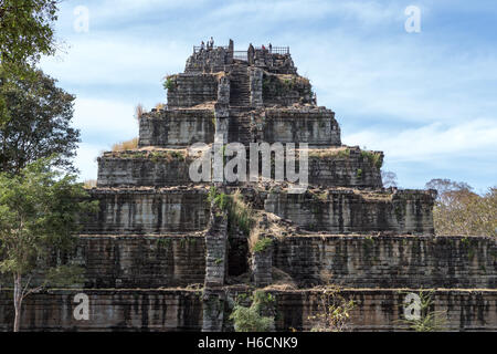 Prasat Prang, Prasat Thom temple, Koh Ker, aka Chok Gargyar, Siem Reap, Cambodia. Built 921 Stock Photo