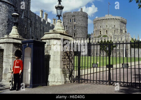 Royal Guard on sentry duty at the advanced gate. Windsor Castle. Berkshire. England Stock Photo