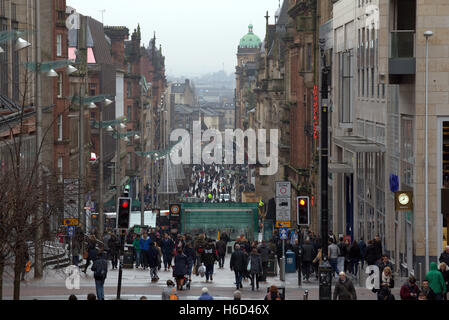 Christmas shopping Buchanen Street Glasgow Stock Photo