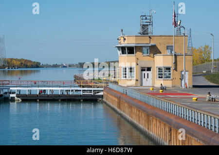 USA & Canada border. Saint Lawrence Seaway, a system of locks, canals and channels in Canada and the United States. Stock Photo