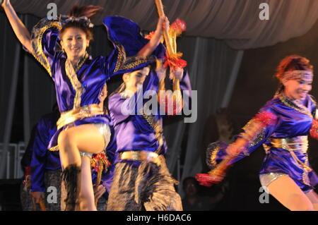 Dance troupe. Modern dance at Tawandang German microbrewery, Bangkok, Thailand. © Kraig Lieb Stock Photo