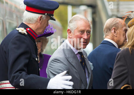 Dorchester, Dorset, UK. 27 October 2016. Charles Prince of Wales and Camilla Duchess of Cornwall arrive by Royal Train with the Queen and Prince Philip at Dorchester South railway station to meet waiting dignitaries before going on to Poundbury. Credit:  Carolyn Jenkins/Alamy Live News Stock Photo