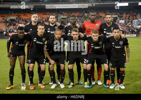 Washington, DC, USA. 27th Oct, 2016. 20161027 - D.C. United players pose for a starting 11 photo prior to an MLS playoff knockout round match against the Montreal Impact at RFK Stadium in Washington. Front row (L-R): D.C. United midfielder LLOYD SAM (8), D.C. United midfielder JARED JEFFREY (25), D.C. United defender NICK DELEON (14), D.C. United midfielder ROB VINCENT (26), D.C. United defender TAYLOR KEMP (2), D.C. United midfielder LUCIANO ACOSTA (11). Back row (L-R): D.C. United defender BOBBY BOSWELL (32), D.C. United forward PATRICK MULLINS (16), D.C. United forward PATRICK NYARKO (1 Stock Photo