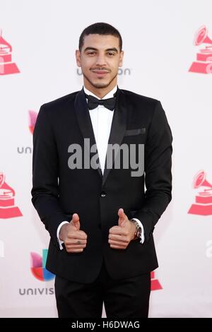 Las Vegas, NV, USA. 17th Nov, 2016. at arrivals for 17th Annual Latin Grammy Awards Show 2016 - Arrivals, T-Mobile Arena, Las Vegas, NV November 17, 2016. Credit:  James Atoa/Everett Collection/Alamy Live News Stock Photo