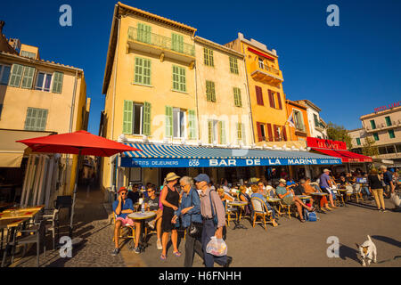 Bar Restaurant at fishing port Marina, old harbour Village of Cassis Bouches-du-Rhone, Provence Alpes Cote d'Azur French Riviera Stock Photo