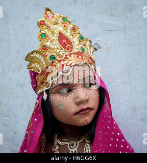 A Indian girl dressed as a goddess, Pushkar, Rajasthan, India Stock Photo