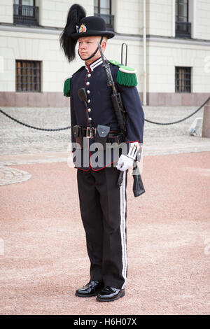 A soldier, one of the King’s guards, outside the Royal Palace, Oslo, Norway Stock Photo