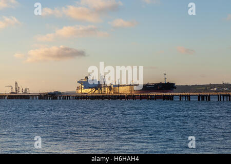 Oil Tanker Vilamoura at the Valero terminal on Milford Haven, Pembroke Stock Photo