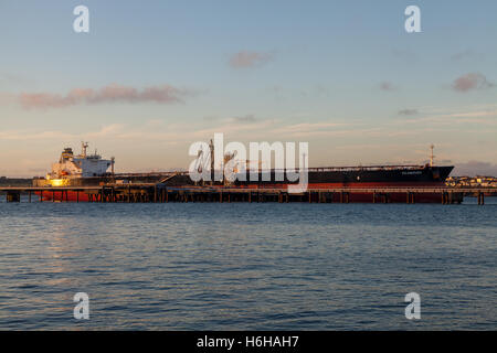 Oil Tanker Vilamoura at the Valero terminal on Milford Haven, Pembroke Stock Photo