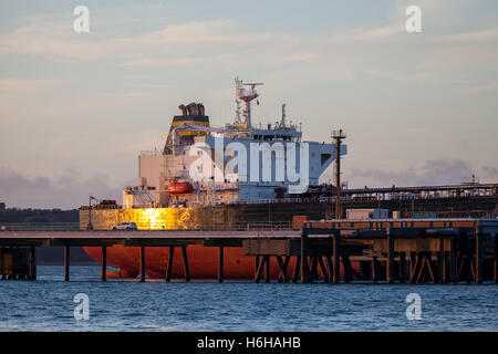 Oil Tanker Vilamoura at the Valero terminal on Milford Haven, Pembroke Stock Photo