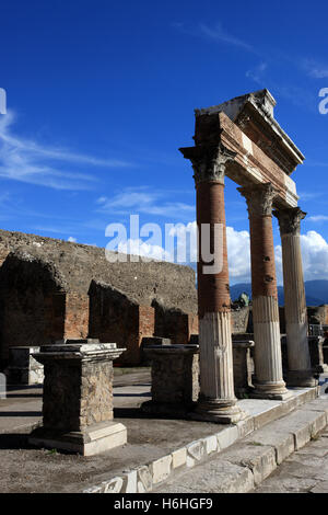 A quiet street in the ancient ruined city of Pompeii Italy Stock Photo