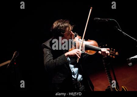 Milan, Italy 28th october 2016 Andrew Bird performs live at Dal Verme Theatre in Milan Credit:  Roberto Finizio/ Alamy Live News Stock Photo