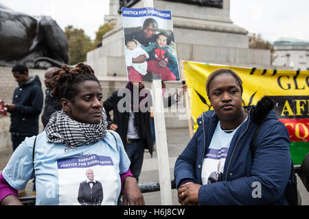 London, UK. 29th October, 2016. Relatives from the Justice for Sheku Bayoh campaign join the United Families and Friends Campaign (UFFC) before their annual procession to Downing Street in remembrance of family members and friends who died in police custody, prison, immigration detention or secure psychiatric hospitals. Sheku Bayoh died in police custody in Kirkcaldy on 3rd May 2015 after being restrained by police officers. Credit:  Mark Kerrison/Alamy Live News Stock Photo