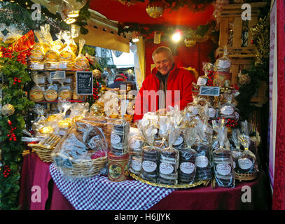 Gingerbread cookies on sale at a stall in the Berlin Christmas Market Stock Photo