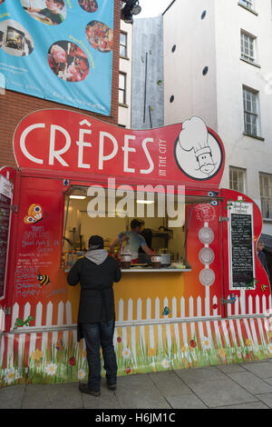 Temple Bar Farmers Food Market, Meeting House Square, Temple Bar, Dublin, Ireland Stock Photo