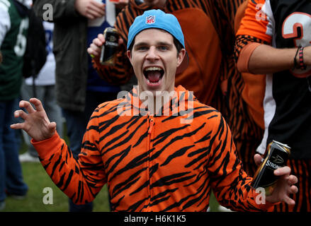 Cincinnati bengals fans prior hi-res stock photography and images - Alamy