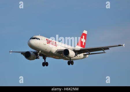 Swiss International Airlines Airbus A319-112 HB-IPX landing at Heathrow Stock Photo