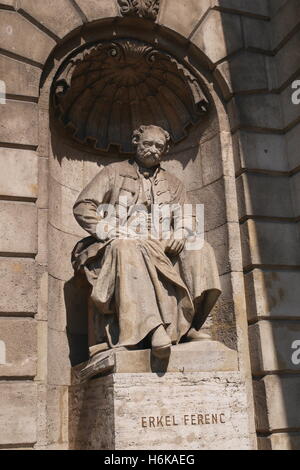 Statue of Erkel Ferenc in a niche, Hungarian State Opera House, Andrassy ut, Andrassy Avenue, Budapest, Hungary Stock Photo