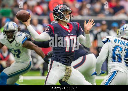 Houston, Texas, USA. 30th Oct, 2016. Houston Texans quarterback Brock Osweiler (17) passes during the 2nd quarter of an NFL game between the Houston Texans and the Detroit Lions at NRG Stadium in Houston, TX on October 30th, 2016. © Trask Smith/ZUMA Wire/Alamy Live News Stock Photo
