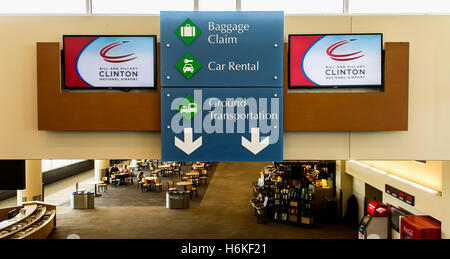 Little Rock, Arkansas, USA. 30th Oct, 2016. Signage at the Bill and Hillary Clinton National Airport. © Brian Cahn/ZUMA Wire/Alamy Live News Stock Photo