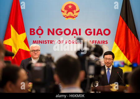 Hanoi, Vietnam. 31st Oct, 2016. German Foreign Minister Frank-Walter Steinmeier (L) and Deputy Prime Minister and Minister of Foreign Affairs of Vietnam, Pham Binh Minh, speak during a press conference in the Ministry of Foreign Affairs in Hanoi, Vietnam, 31 October 2016. Steinmeier is visiting the Socialist Republic of Vietnam during a three-day trip. Photo: GREGOR FISCHER/dpa/Alamy Live News Stock Photo