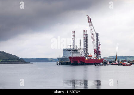 Seajacks Hydra, an offshore support platform and RFA Cardigan Bay landing ship moored in Falmouth Docks in Cornwall. Stock Photo