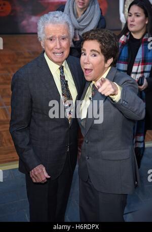 New York, NY, USA. 31st Oct, 2016. Regis Philbin, Kathie Lee Gifford out and about for NBC Today Show Celebrates Halloween, Rockefeller Plaza, New York, NY October 31, 2016. Credit:  Derek Storm/Everett Collection/Alamy Live News Stock Photo