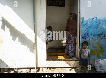 October 31, 2016 - Beit Hanoun, The Gaza Strip, Palestine - Palestinians living at caravan shelter in the city of Beit Hanoun, northern the Gaza Strip since the 51 day Gaza war (Credit Image: © Mahmoud Issa/Quds Net News via ZUMA Wire) Stock Photo