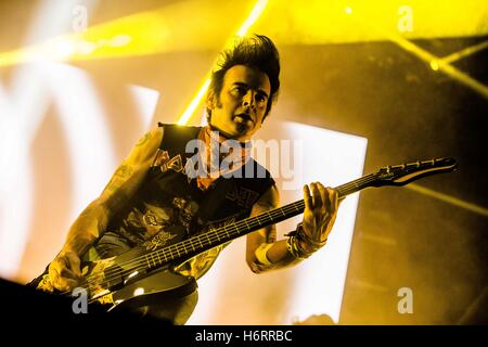 Milan, Italy. 1st November, 2016. English rock band The Cure performs live at Mediolanum Forum in Milano, Italy, on November 01 2016 Credit:  Mairo Cinquetti/Alamy Live News Stock Photo