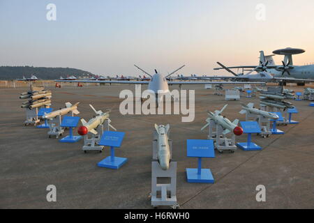 Zhuhai, Zhuhai, China. 1st Nov, 2016. Zhuhai, CHINA-November 1 2016: (EDITORIAL USE ONLY. CHINA OUT) .Jet fighters get ready for the flight performance at the Air Show China in Zhuhai, Guangdong Province, November 1st, 2016. The 11th China International Aviation & Aerospace Exhibition, also known as Air Show China, opened in Zhuhai, south China's Guangdong Province, on November 1st, 2016. © SIPA Asia/ZUMA Wire/Alamy Live News Stock Photo