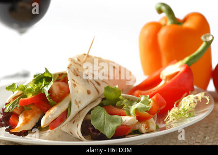 restaurant food aliment bread pepper health wine plate diet dish meal chicken roll kaiser sandwich lunch wrap supper dinner Stock Photo