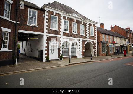 Tarporley village cheshire old closed post office  High Street pretty bustling village heart of the Cheshire Quality deluxe luxu Stock Photo