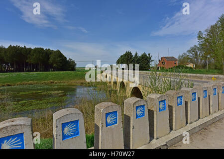 Bridge over the Rio Ucieza on the Camino de Santiago de Compestela in Spain. Stock Photo