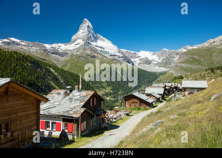 Findeln hamlet beneath the Matterhorn, Zermatt, Pennine Alps, Valais, Switzerland. Stock Photo