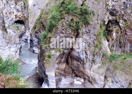 Taiwan, Taroko National Park *** Local Caption *** bridge, famous ...