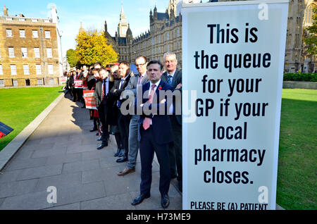 London, UK. 2nd November, 2016. Shadow Health Secretary Jon Ashworth MP at the front of the queue to campaign against funding cuts for community pharmacies, before a debate and vote in the House of Commons later in the day. Credit:  PjrNews/Alamy Live News Stock Photo