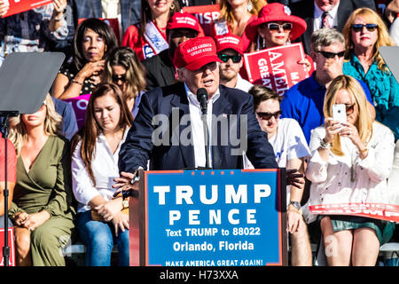 Orlando, Florida, USA. 2nd November, 2016. Donald Trump Rally on Tuesday November 2, 2016 at the Central Florida Fairgrounds in Orlando, Florida. Stock Photo