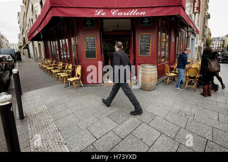Paris, Frankreich. 19th Oct, 2016. Der Eingang des Restaurant 'Le Carillon', aufgenommen am 19.10.2016 in Paris (Frankreich) Foto: Leo Novel/dpa Foto: Leo Novel/-/Leo Novel © dpa/Alamy Live News Stock Photo
