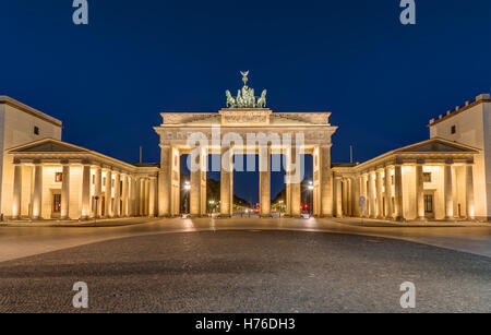 Berlins most famous landmark, the Brandenburger Tor, at night Stock Photo