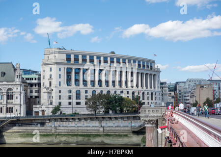 Unilever House, 100 Victoria Embankment, Unilever global headquarters head office. New Bridge Street, Victoria Embankment, Black Stock Photo