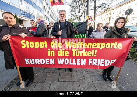 Munich, Germany. 4th Nov, 2016. Kurds demonstrate in Munich in solidarity with the arrested HDP politicians in Turkey.Overnight on November 3-4, Turkey announced it arrested two co-leaders of the pro-Kurdish People's Democratic Party (HDP). Furthermore, 11 more MPs were detained and homes in Ankara and eastern Kurdish regions were also raided. The reasons for the arrests have been given as 'failure to appear for a summons to testify as part of a counter-terrorism investigation''. Credit:  ZUMA Press, Inc./Alamy Live News Stock Photo