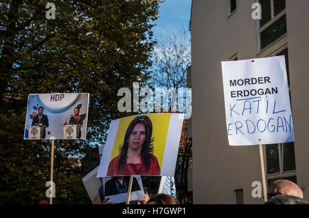 Munich, Germany. 4th Nov, 2016. Kurds demonstrate in Munich in solidarity with the arrested HDP politicians in Turkey.Overnight on November 3-4, Turkey announced it arrested two co-leaders of the pro-Kurdish People's Democratic Party (HDP). Furthermore, 11 more MPs were detained and homes in Ankara and eastern Kurdish regions were also raided. The reasons for the arrests have been given as 'failure to appear for a summons to testify as part of a counter-terrorism investigation''. Credit:  ZUMA Press, Inc./Alamy Live News Stock Photo