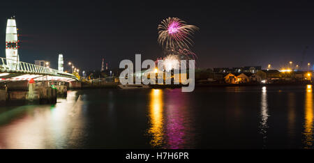 Poole, Dorset, UK. 5 November 2016. Fireworks on Poole Quay for bonfire night taken by the Twin Sails Bridge crossing Poole Harbour. Credit:  Carolyn Jenkins/Alamy Live News Stock Photo