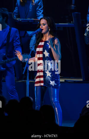 Philadelphia, USA. 5th Nov, 2016. Hillary Clinton Get Out The Vote Concert with Katy Perry in Philadelphia. Credit:  rudy k/Alamy Live News Stock Photo