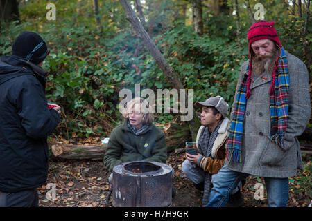 Leith Hill, UK. 5th November, 2016. Environmental activists at the Leith Hill Protection Camp, near Holmwood in Surrey. They are occupying the site in protest against plans by Europa Oil and Gas to drill and test for oil in Bury Hill Wood. Credit:  Mark Kerrison/Alamy Live News Stock Photo