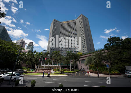 Shangri-La hotel, Ayala Avenue, Makati, Metro Manila, Philippine ...