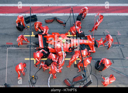 Pit stop for Felipe Massa from the Ferrari team, Brazil, in his Ferrari F2007 at the Circuit de Catalunya near Barcelona, Spain Stock Photo