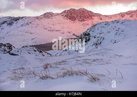 Snow covered mountain, Lliwedd, part of the Snowdon Horseshoe, in winter Stock Photo