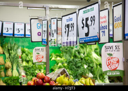 Harris Farm markets retail grocery store in North Sydney Stock Photo